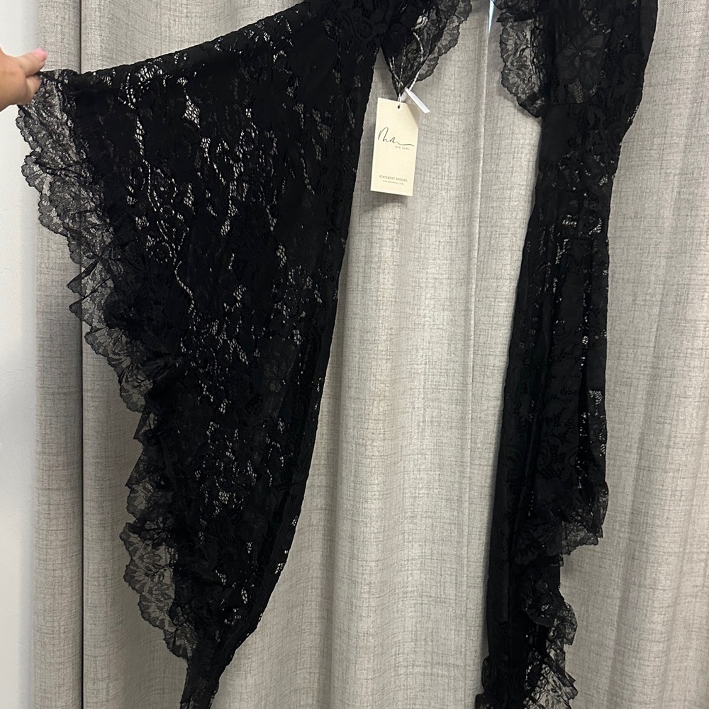 Mew Mews Malaz Flare Sleeve Lace Shrug - Picture 2 of 7